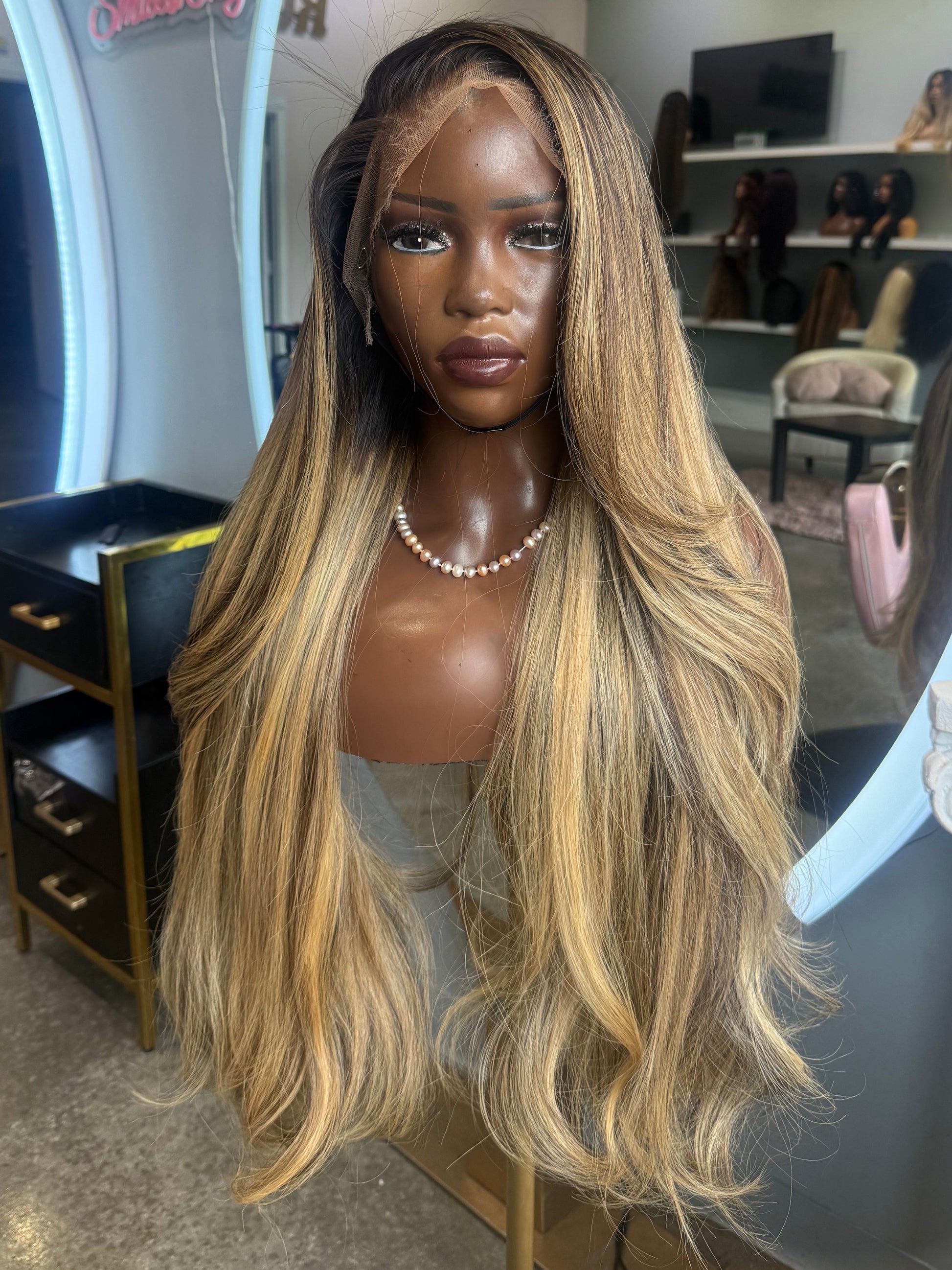 Front view of lace frontal blonde wig made with 4 bundles.