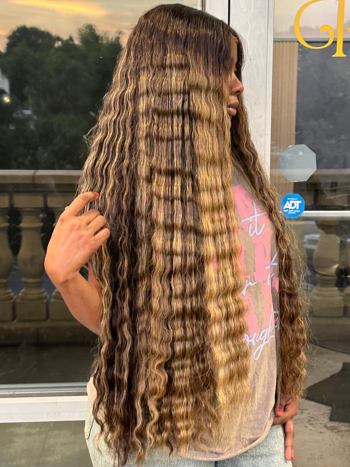 Right side view of 3 bundle raw hair wig made with raw hair.