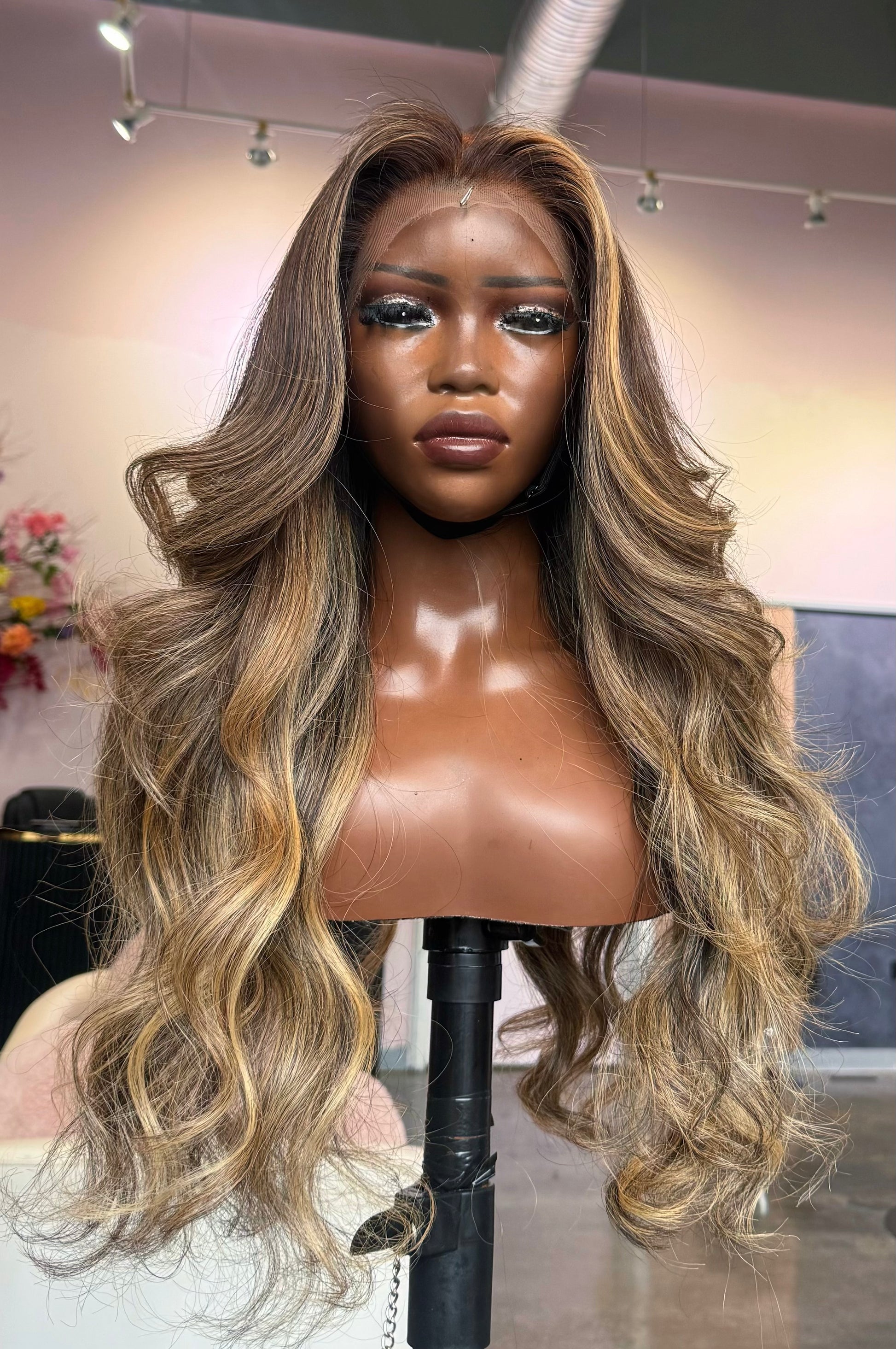 Raw Chinese hair with various highlights.